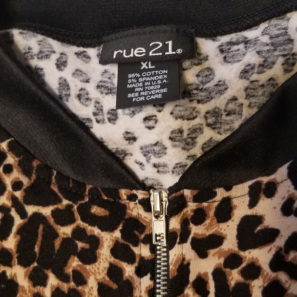 CUTE Rue 21 Cropped Jacket - Picture 2 of 5